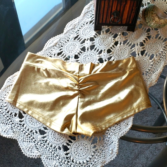 Bike Shorts Scrunch Butt bottoms - Picture 1 of 5